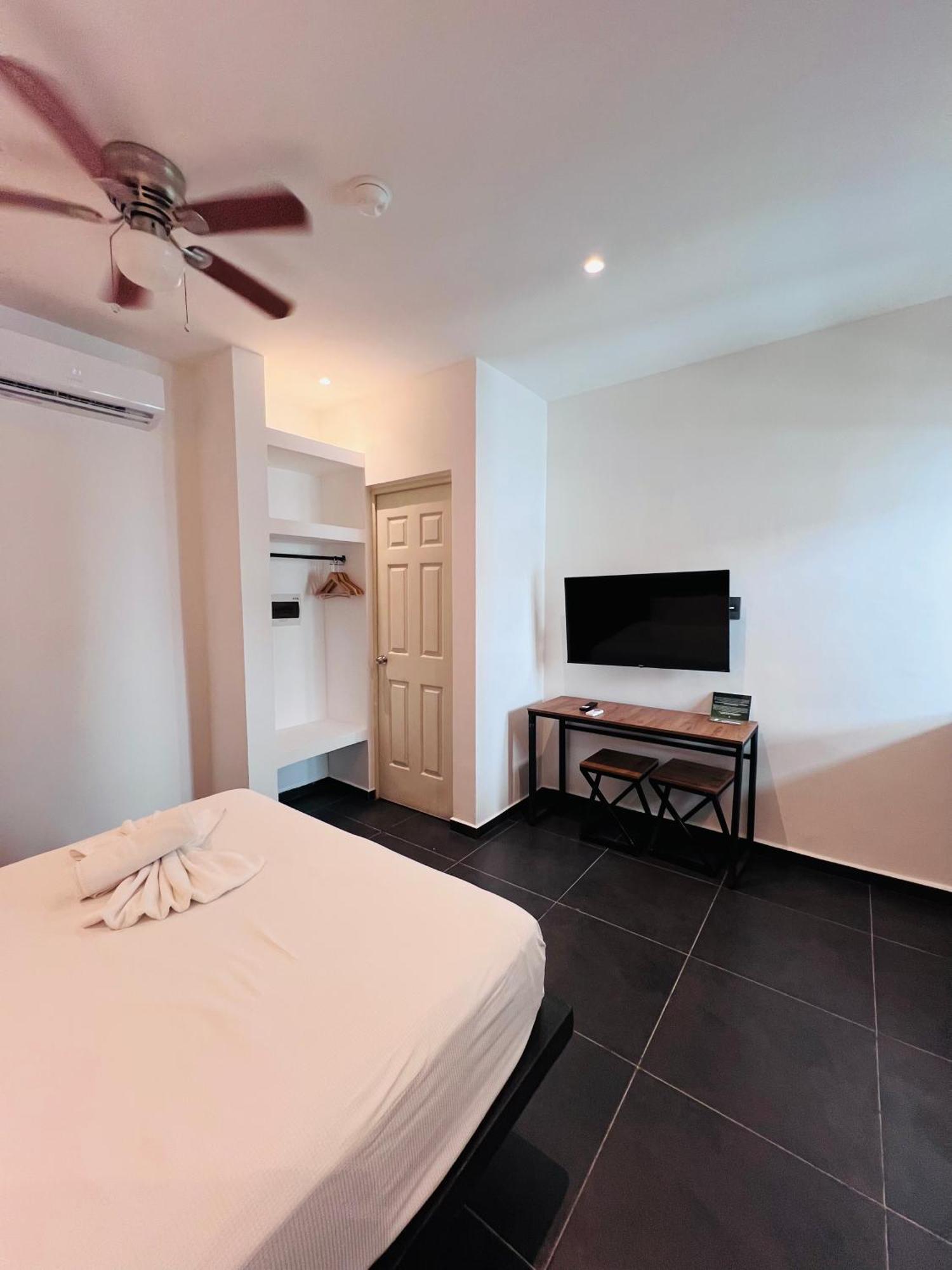 Coco Live Suites Playa del Carmen Exterior photo